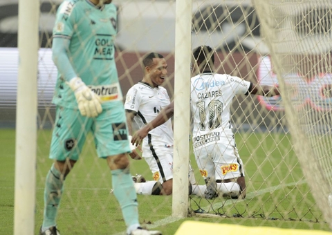 Brasileiro: Corinthians vence Botafogo no Nílton Santos