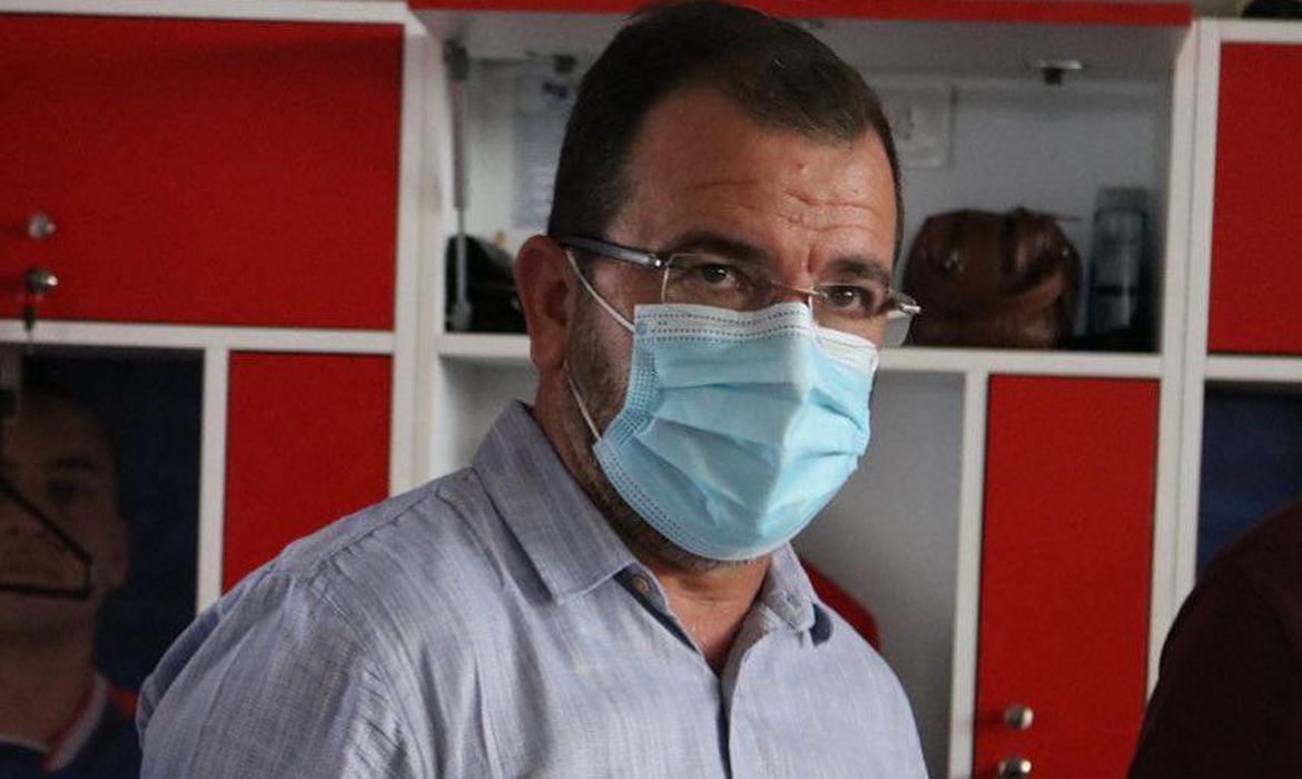 Técnico do Fortaleza é internado com covid-19