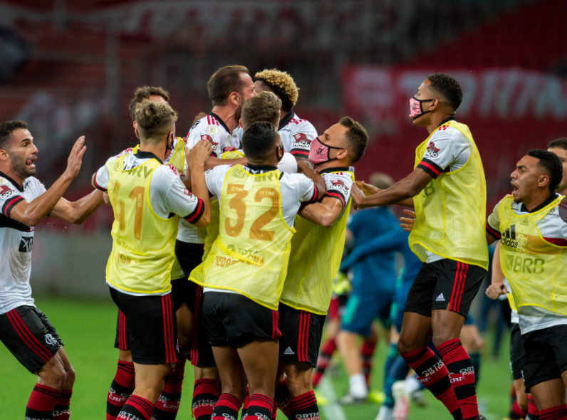 Nos acréscimos, Flamengo empata com Internacional no Beira-Rio