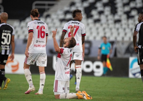 Flamengo vence o Botafogo no Maracanã
