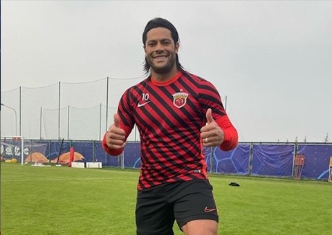 Atacante Hulk se despede do futebol chinês