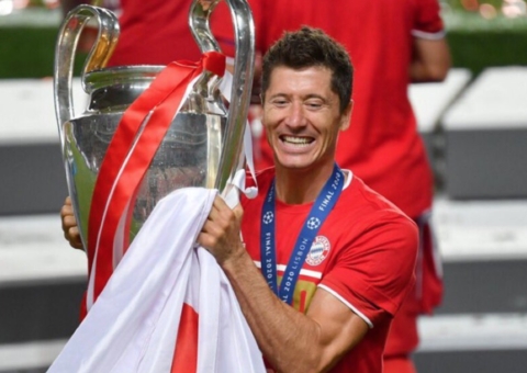 Lewandowski desbanca Messi e Cristiano Ronaldo e leva The Best