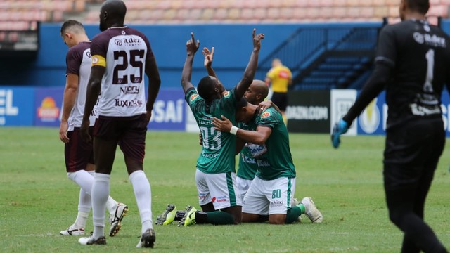 Manaus vence Jacuipense e encosta no G4