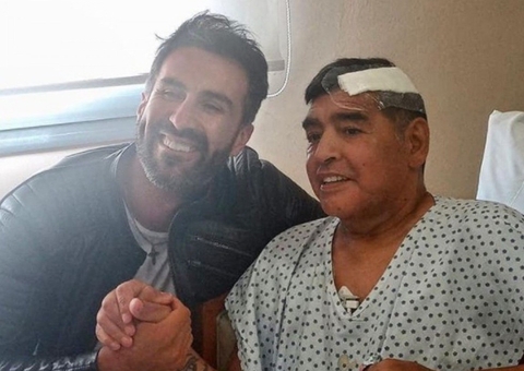 Maradona tem alta após cirurgia no cérebro 
