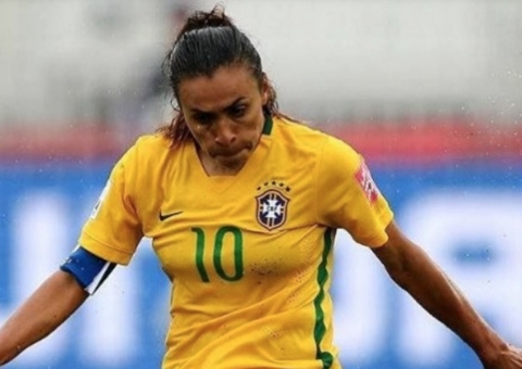 Marta é cortada da seleção feminina após testar positivo para covid-19