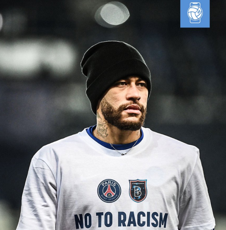 Neymar e mais jogadores usam camisa com mensagem contra racismo
