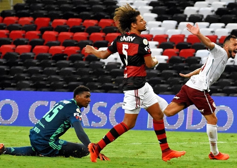 De virada, Fluminense vence Flamengo no Maracanã