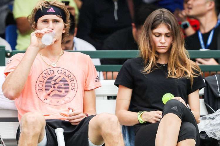 Ex-tenista Olga Sharypova acusa namorado Alexander Zverev por agressão