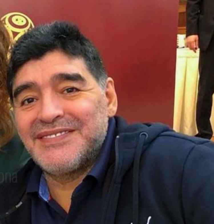 Impasse com a justiça impede que corpo de Maradona seja cremado
