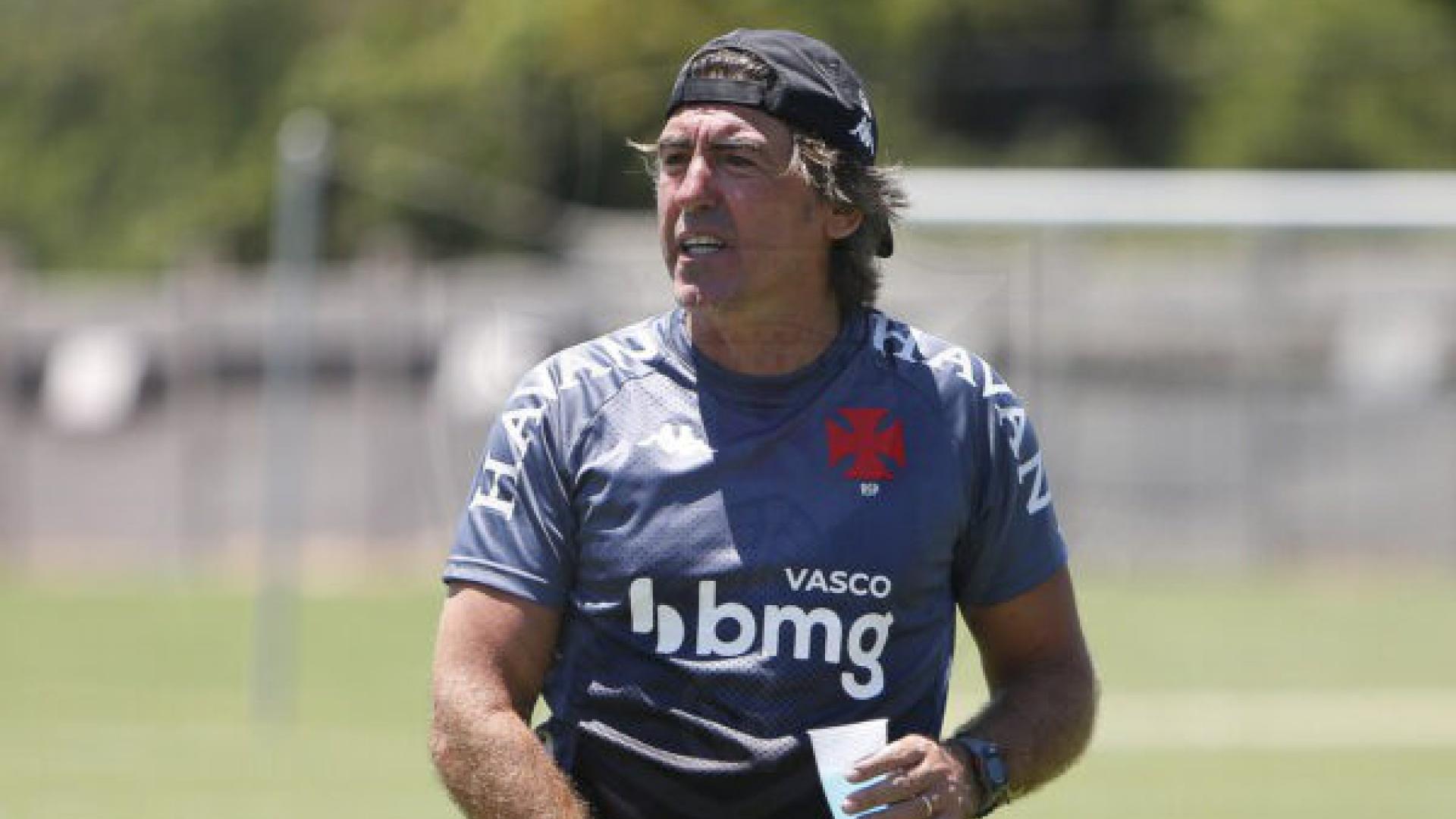 Após ir para zona de rebaixamento, Vasco anuncia demissão de Ricardo Sá