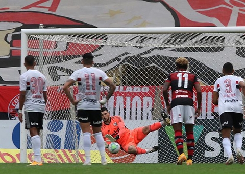 São Paulo goleia Flamengo no Maracanã