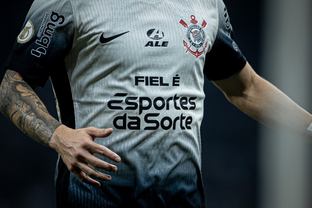 Governo manda derrubar site paralelo que redirecionava para bet patrocinadora do Corinthians