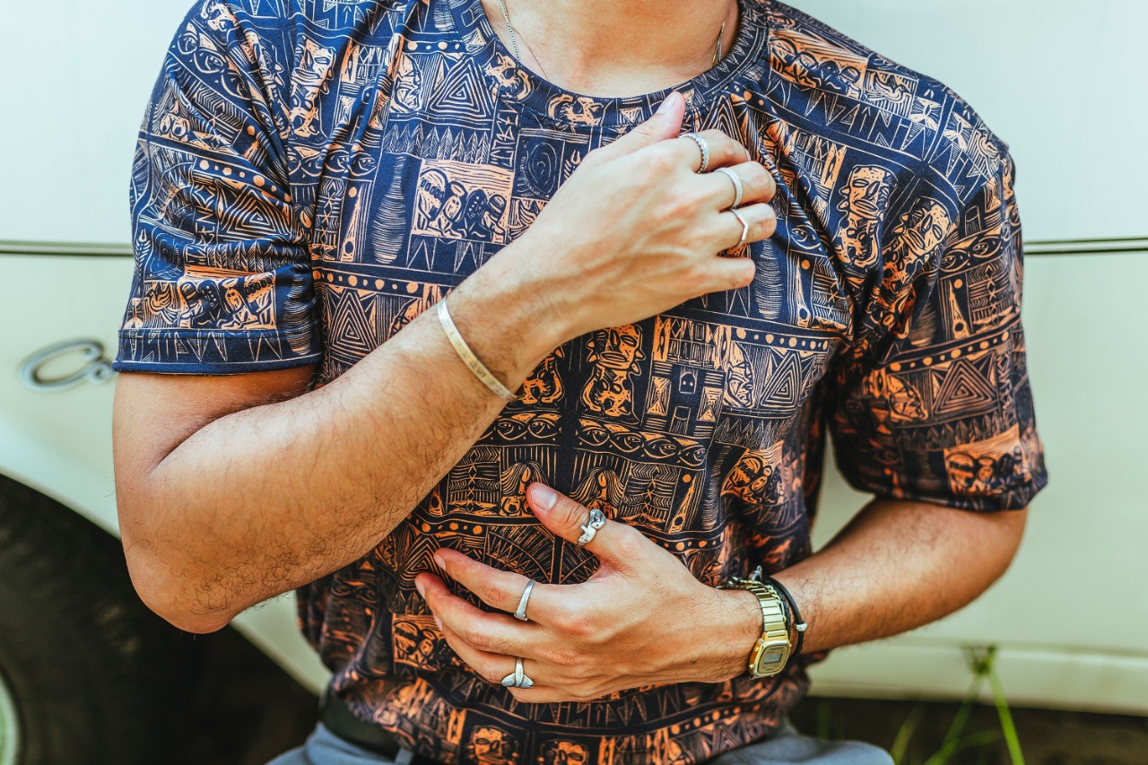Manart Galeria lança estampa inspirada na obra Amazônia Ancestral