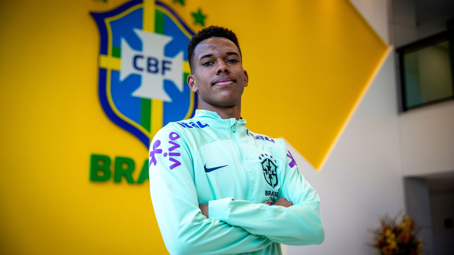 Estêvão diz que vai realizar sonho de enfrentar Messi