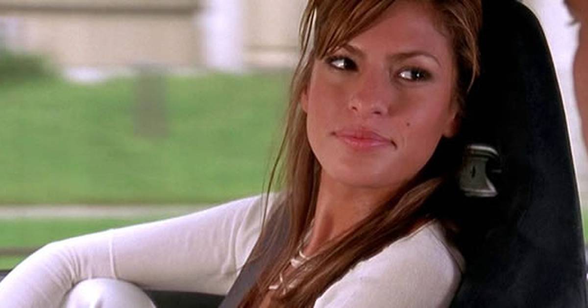 Eva Mendes revela que tem barba e raspa o rosto todos os dias