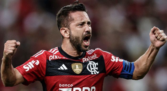 Everton Ribeiro vira favorito para vaga de Arrascaeta no Fla: 'estarei preparado'