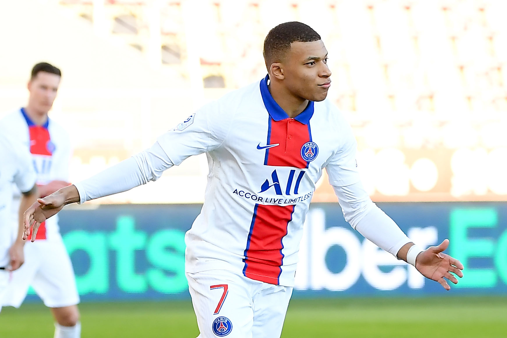 Sem Neymar, PSG vence Dijon por 4 a 0 no Francês