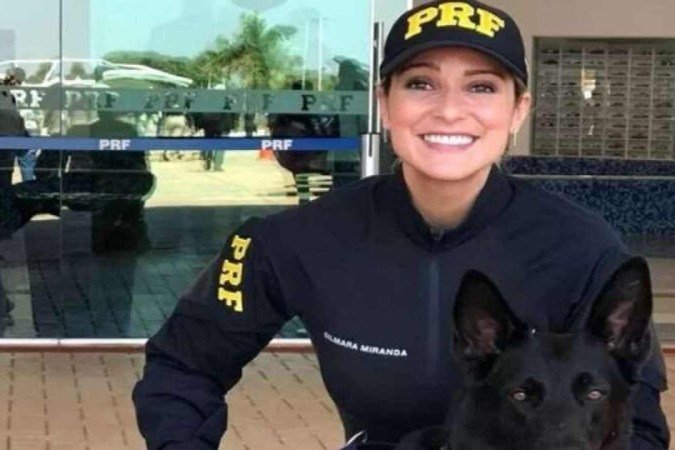 Saiba quem é a ex-Loira do 'É o Tchan' que 'causou' ao virar chefe na PRF