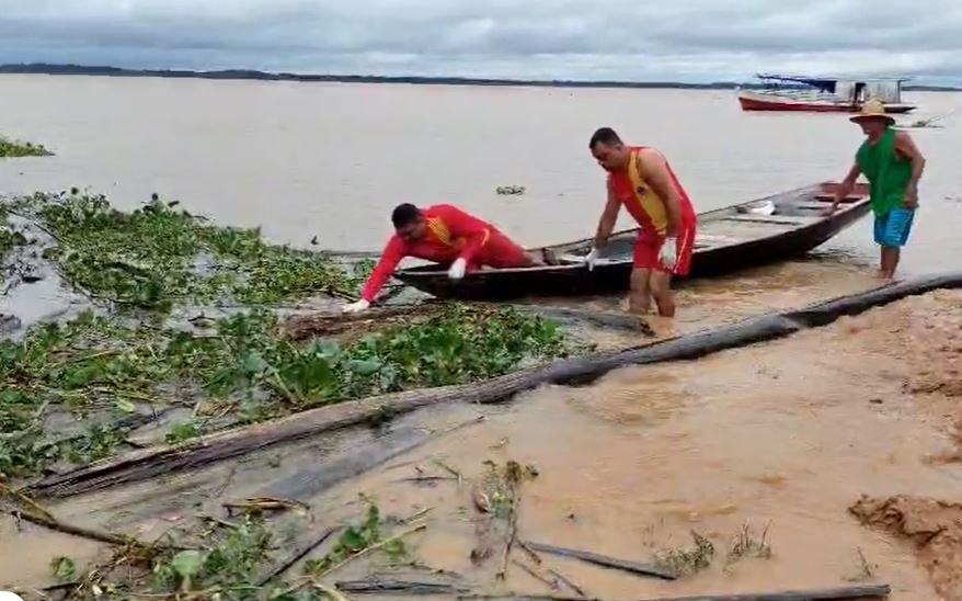 Corpo de homem é encontrado boiando no Porto de Manacapuru