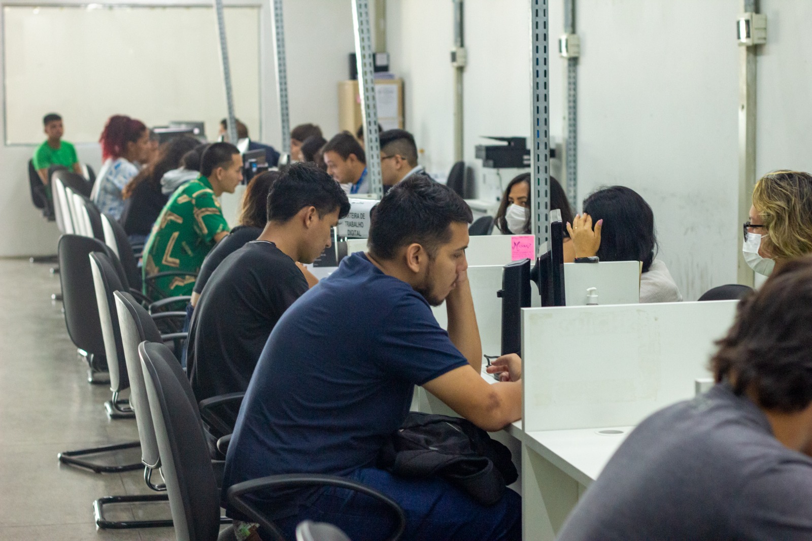 Sine Amazonas seleciona para 140 vagas de emprego nesta segunda-feira