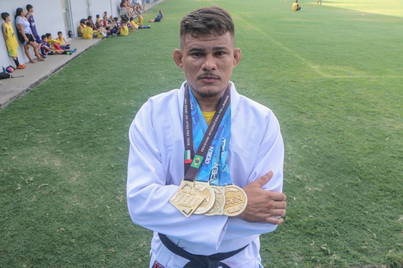 Professor do Projeto Formando Campeões é referência para atletas de base