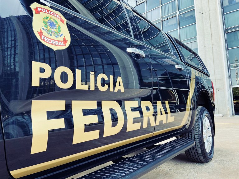 Entenda a troca de etiquetas em bagagens que deixou brasileiras presas na Alemanha