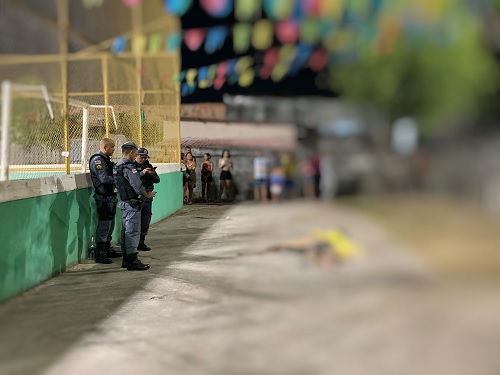 Aula de zumba termina com homem morto e dois baleados em Manaus