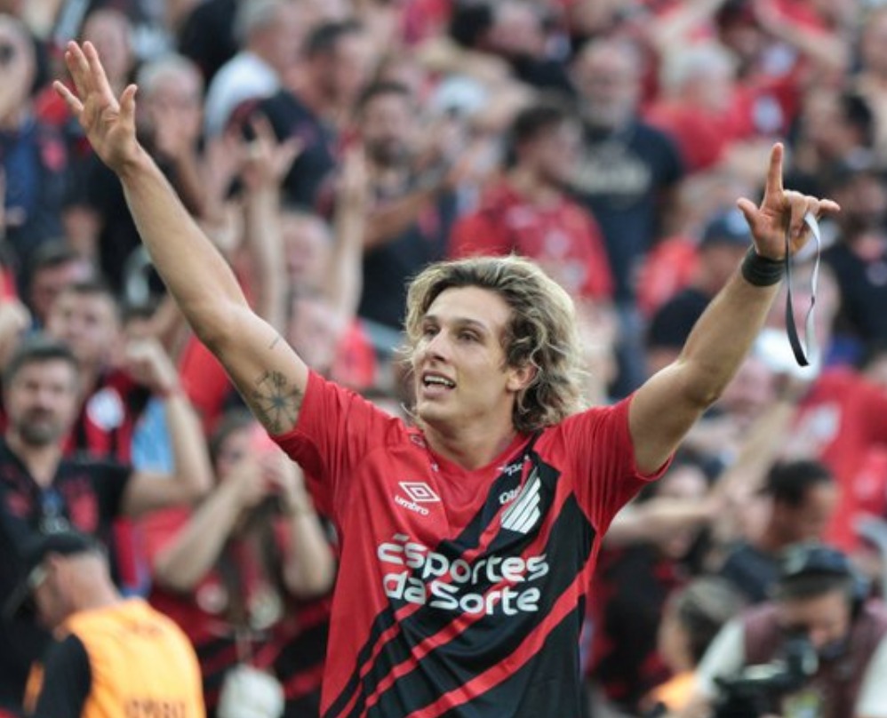 Com golaço de Canobbio, Athletico-PR supera Internacional no Brasileirão