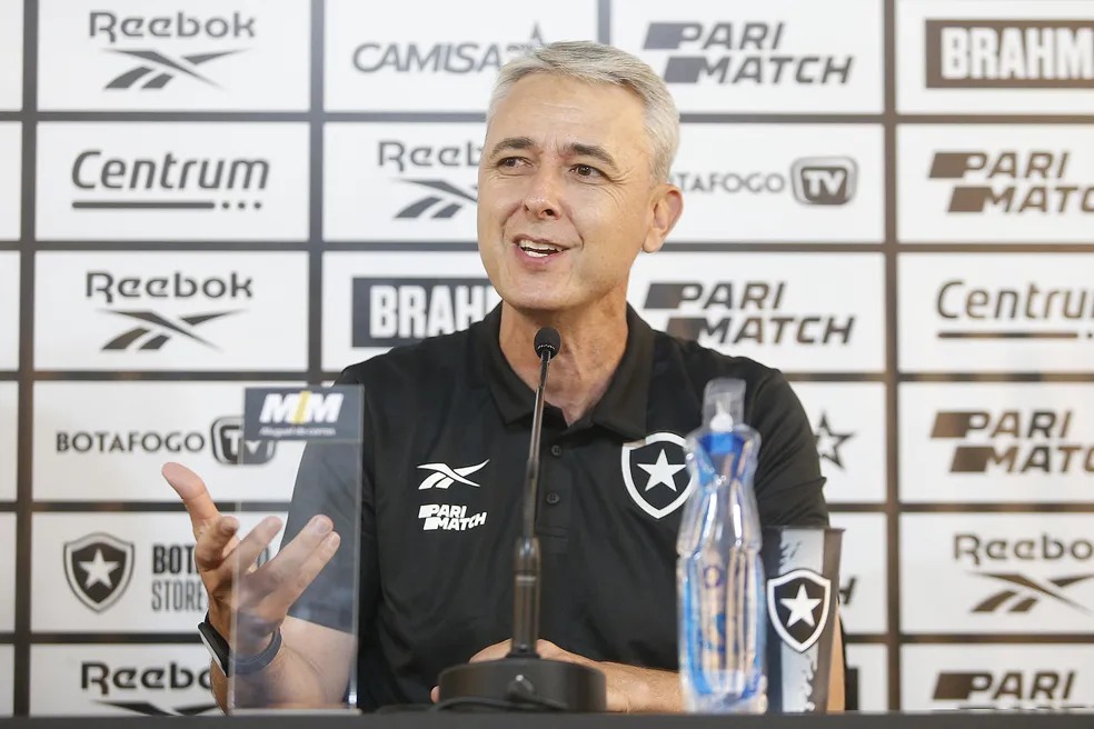 Botafogo anuncia a demissão do técnico Tiago Nunes