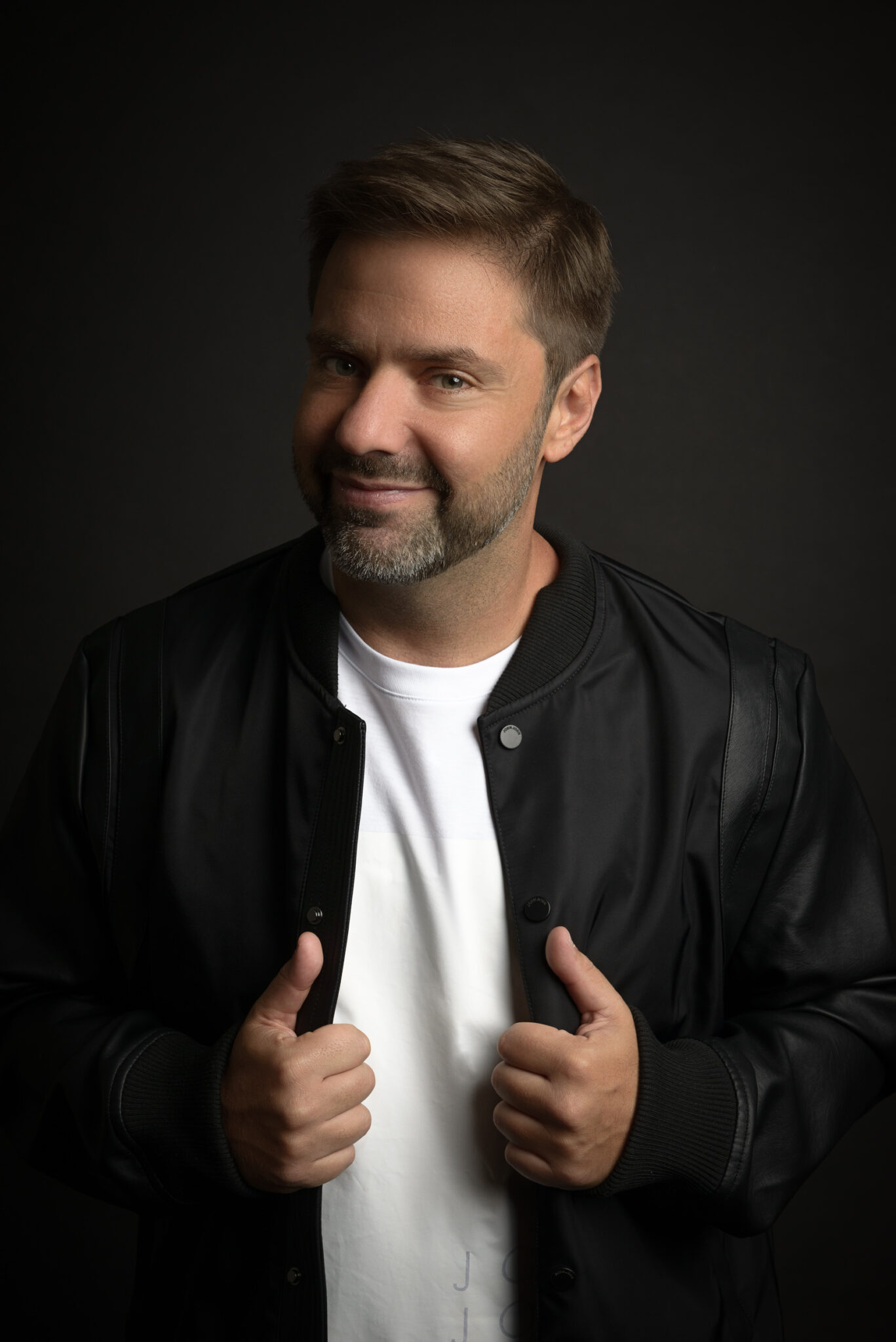 Fábio Rabin apresenta 'Ladeira Abaixo' em Manaus neste sábado