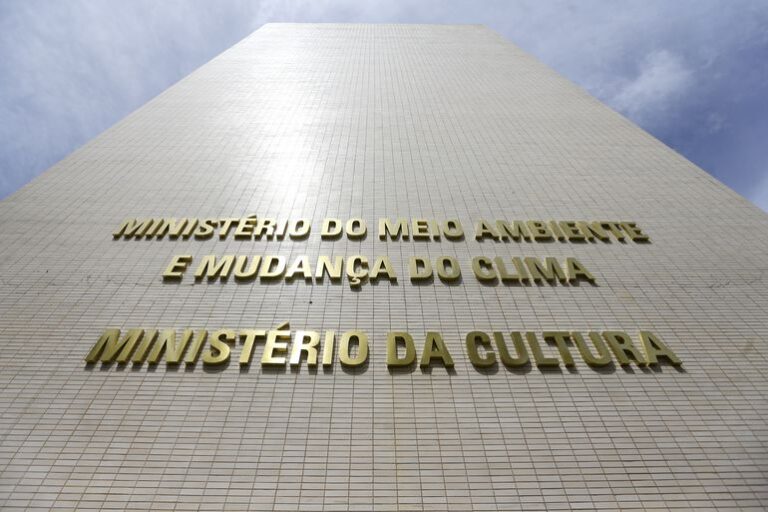 Ministério da Cultura deve repassar R$ 15 bilhões a estados e municípios até 2027