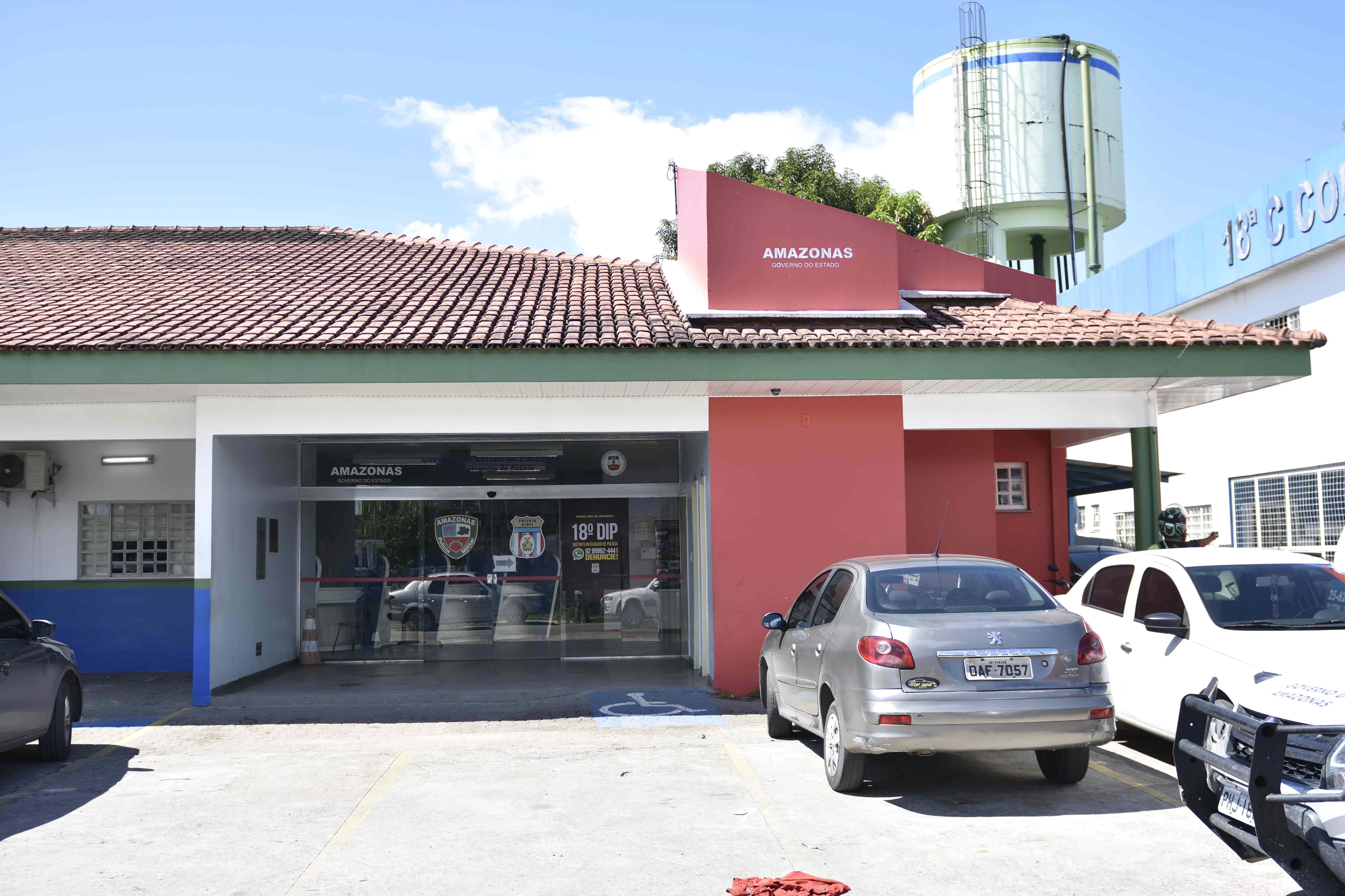 Homem flagrado por câmeras assaltando mulheres acaba preso em Manaus