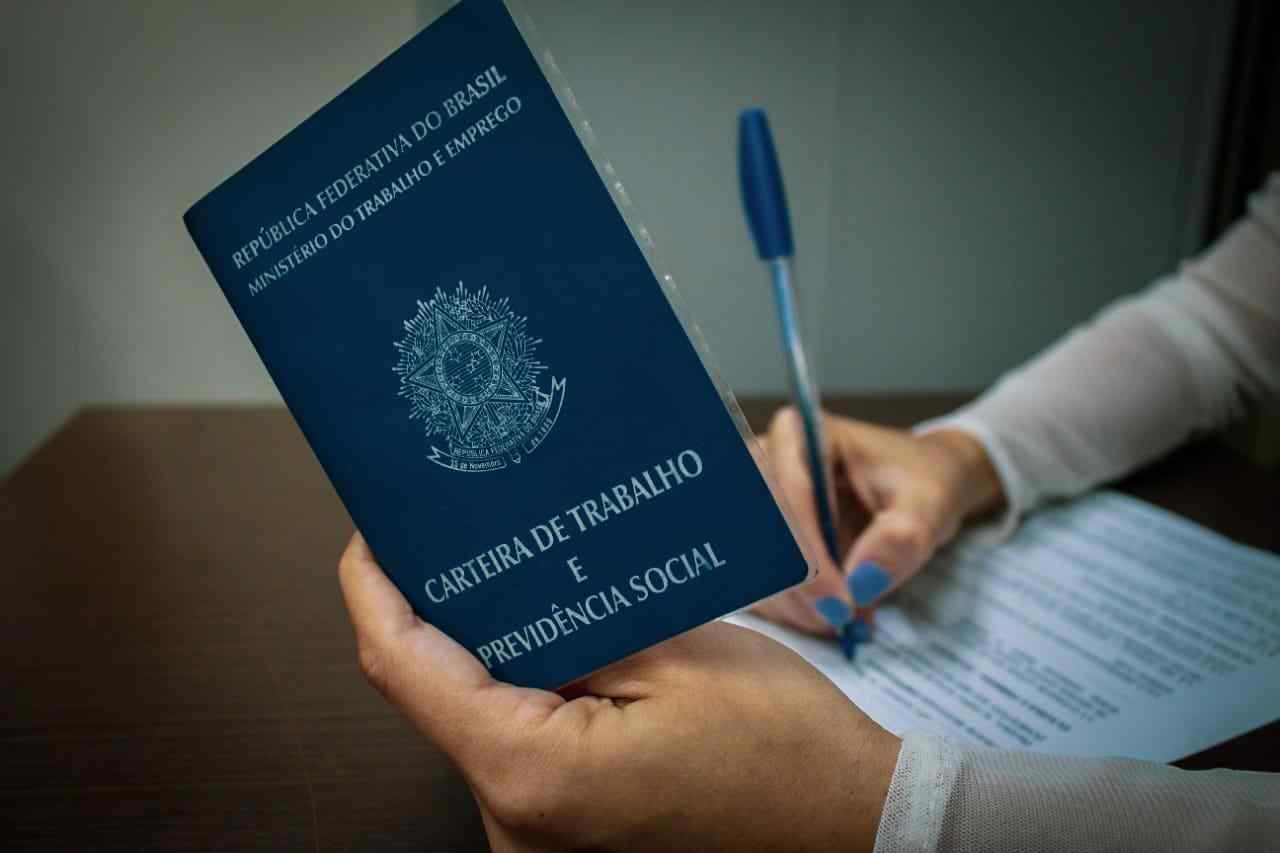 Polícia faz alerta sobre golpes de falsos contatos de RH em Manaus