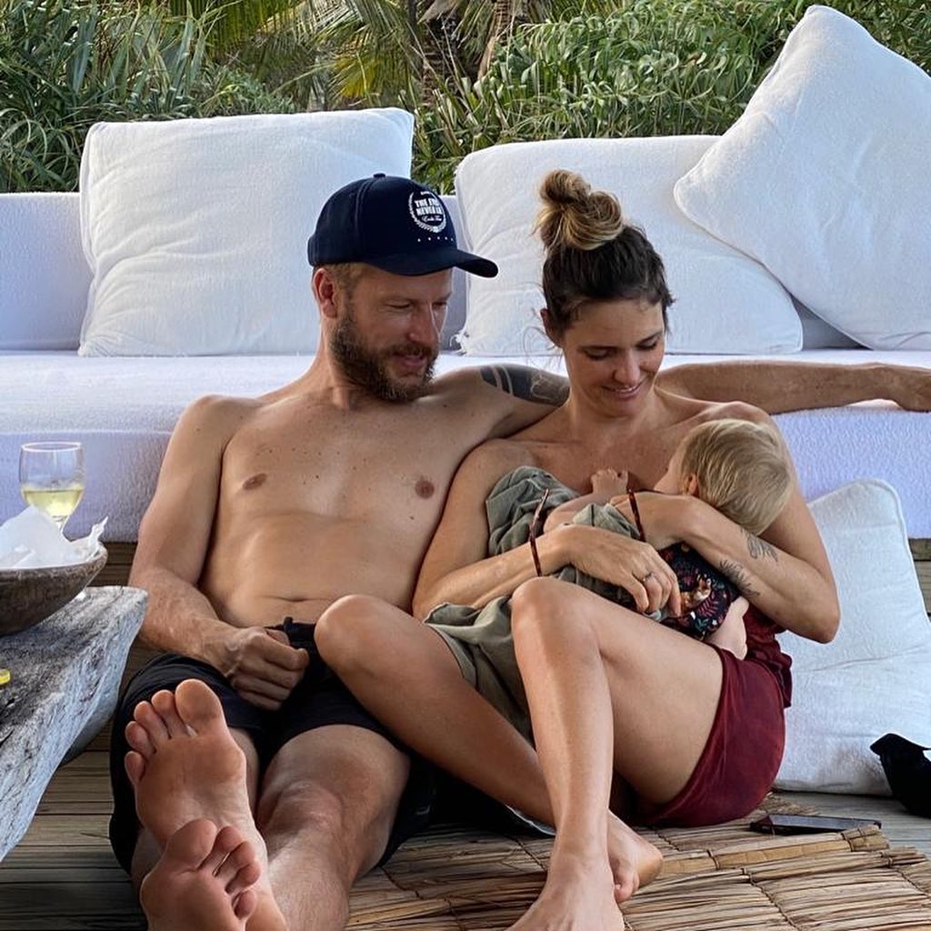 Fernanda Lima comemora 1 ano da filha Maria com álbum de fotos inéditas