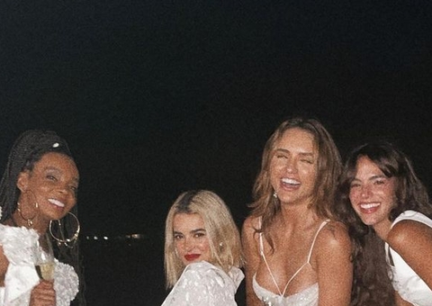 Veja como foi o Réveillon de Bruna Marquezine e ex-BBBs em ilha isolada