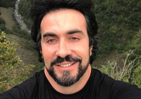 Padre Fábio de Melo surge diferente e internautas suspeitam de harmonização