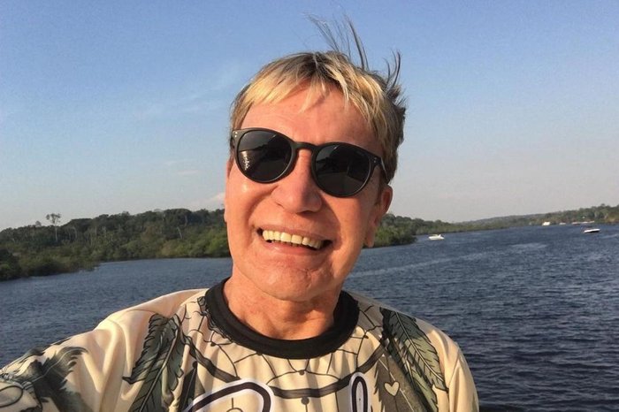 Trajetória de Zezinho Correa é contada no livro 'Eu Quero é Tic, Tic Tac'