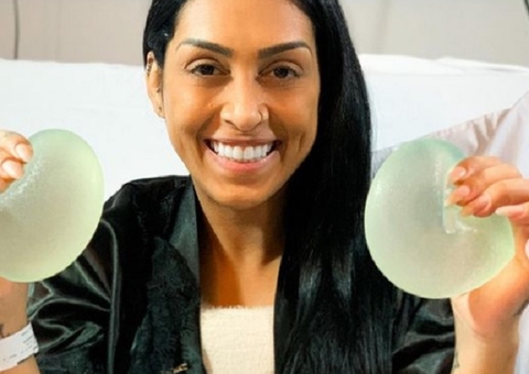 Ex-BBB Amanda mostra cicatriz e comemora retirada do silicone: ‘livre'