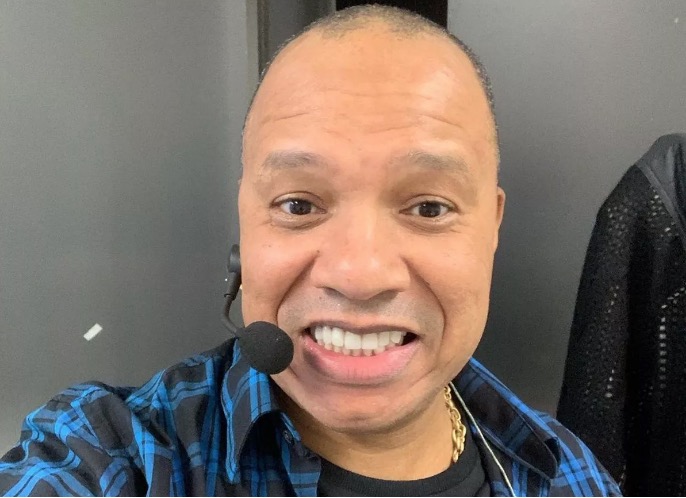 Vocalista do Molejo quer indenização de homem que o acusa de estupro