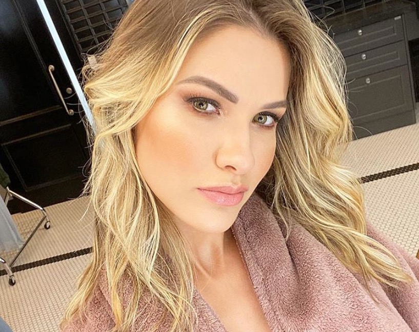 Andressa Suita reflete após separação: 'quero ir pra me reconhecer de volta