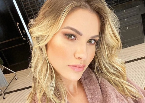 Andressa Suita reflete após separação: 'quero ir pra me reconhecer de volta