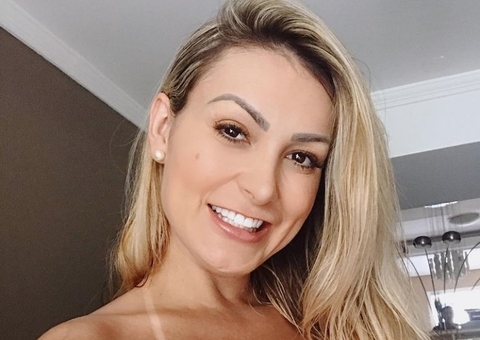 Andressa Urach coloca 590 ml de silicone e fica turbinada: ‘Ficou lindo’