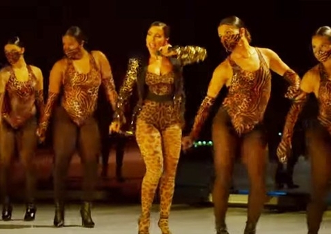 Anitta canta 'Me Gusta' no programa de Jimmy Fallon e exibe paisagens do RJ