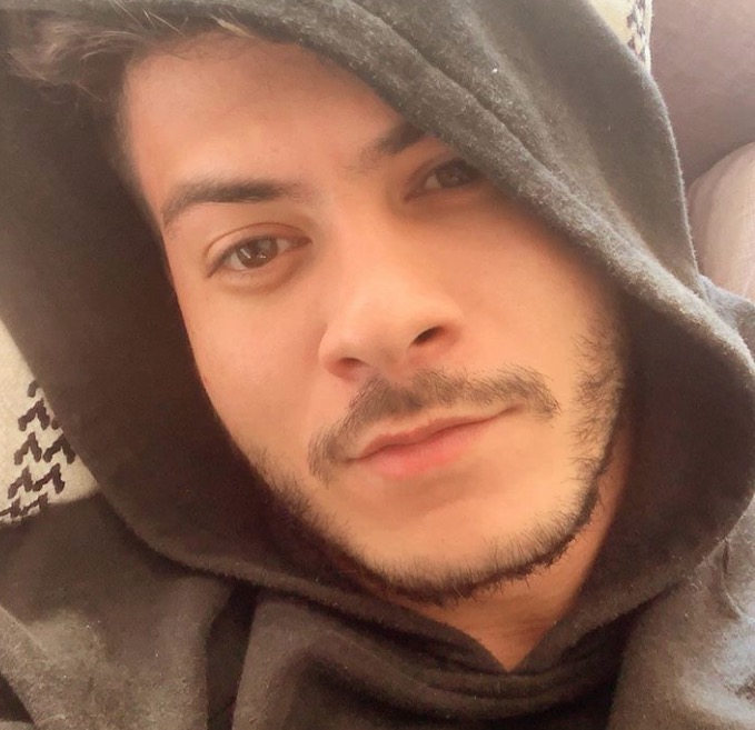 Após sumiço, Arthur Aguiar retorna para redes sociais: 'desintoxicada'