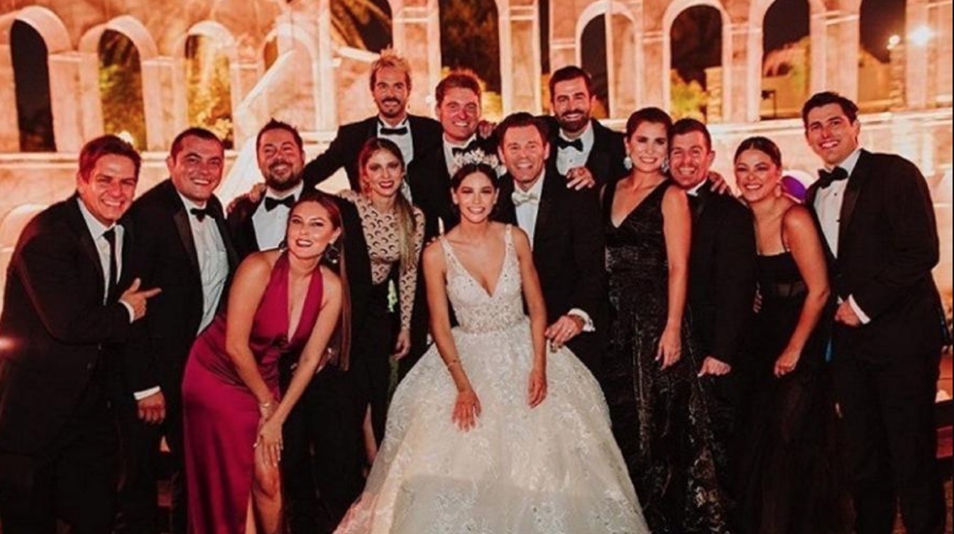 Casamento de ator termina com 100 infectados por coronavírus