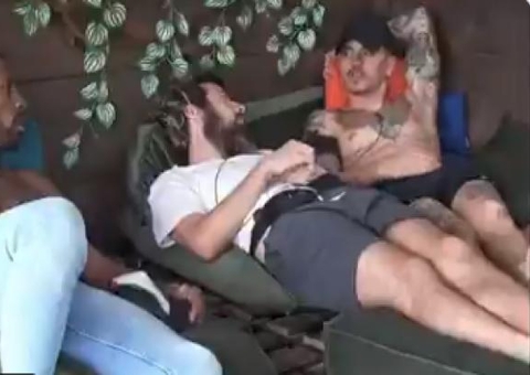 A Fazenda: Biel se refere a Jojo Todynho como 'cramulhão' e revolta web 