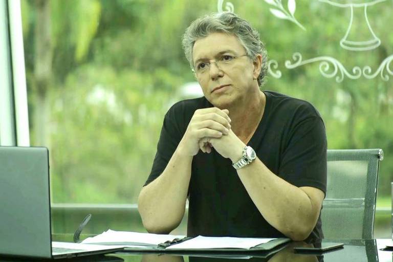 BBB21: Boninho confirma confinamento e fala sobre casa de vidro