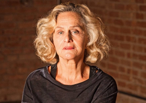 Regina Braga encanta web com clique abraçando o marido, Drauzio Varella