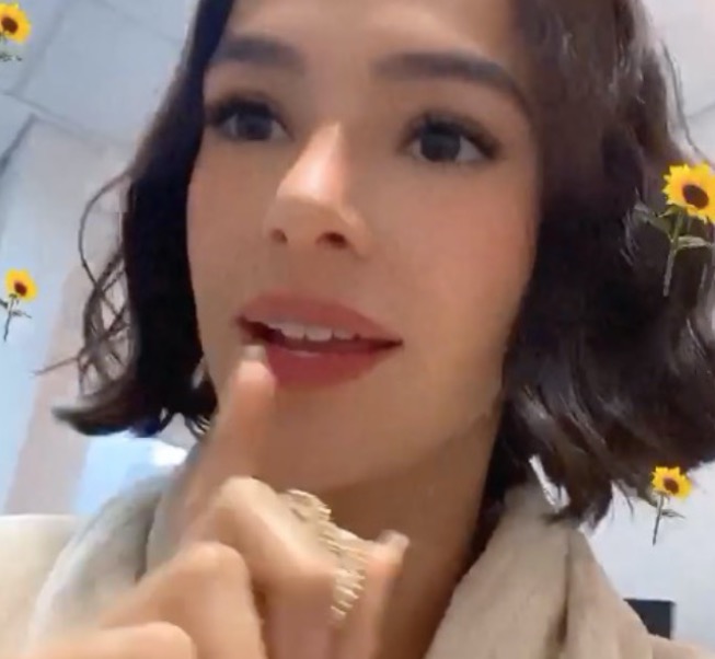 Vídeo: Bruna Marquezine 'dá no olho' de fãs antes de premiação MTV Miaw