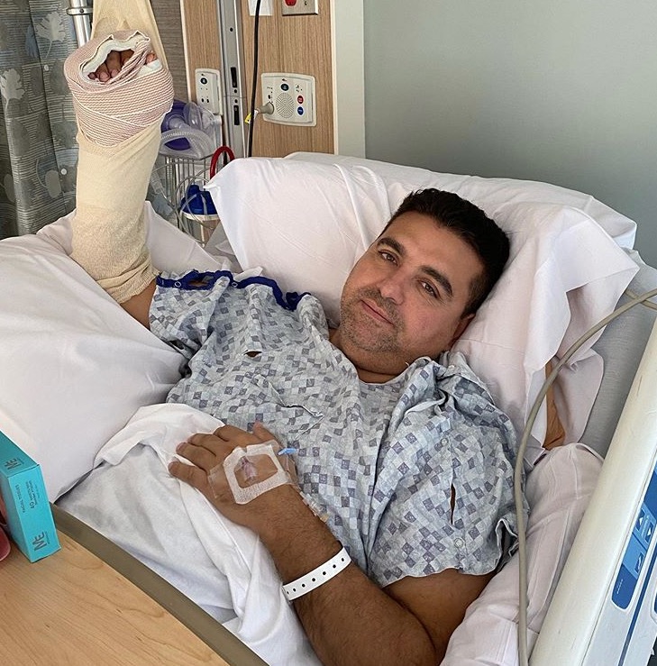 'Cake Boss' é operado às pressas após acidente durante boliche